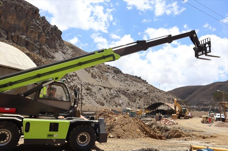 Telescopic Handler Boom - รถยกเทเลแฮนด์เลอร์คุณภาพสูง ยี่ห้อดังจากจีน รับน้ำหนัก 4500 กก. รุ่น